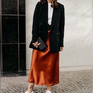 H&M Satin Midi Skirt in Scarlett